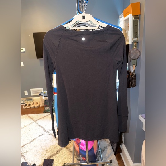 *Sold* Lululemon Rehearsal Long Sleeve - Picture 6 of 6